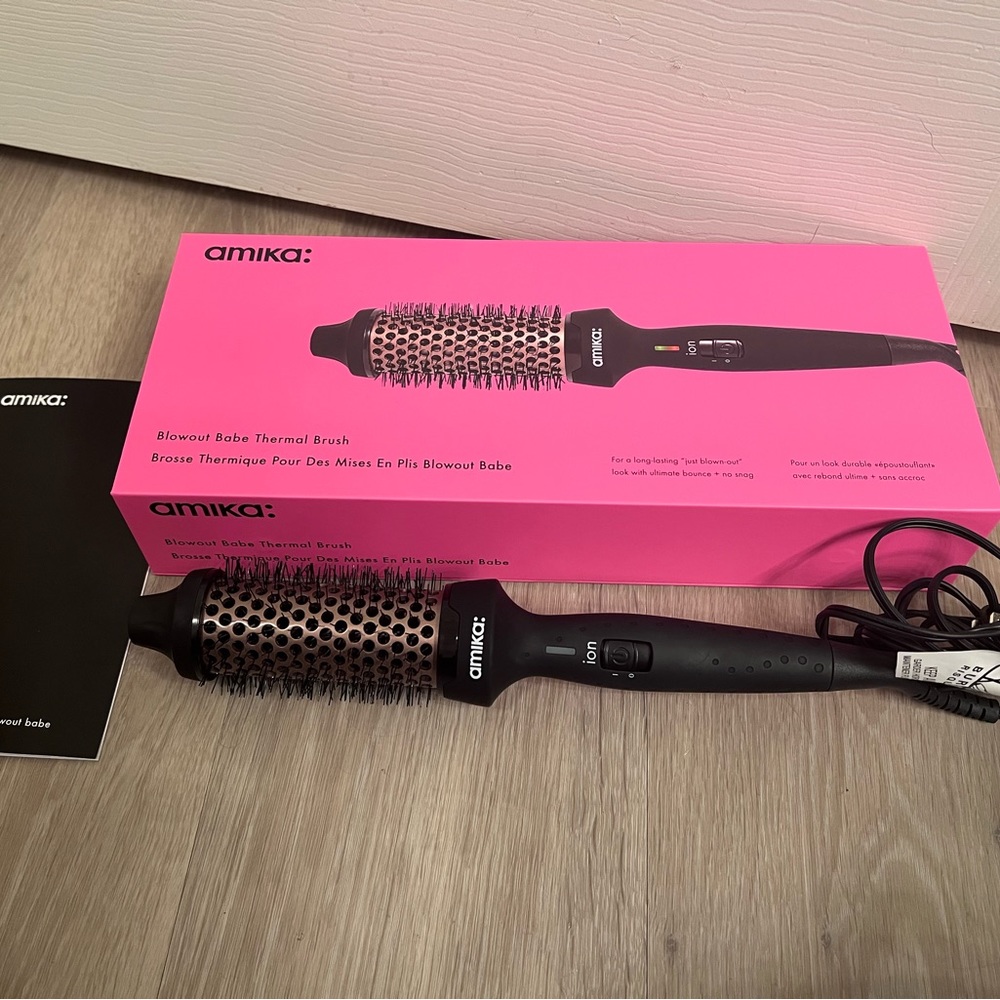 Amika Blowout Babe Thermal Brush